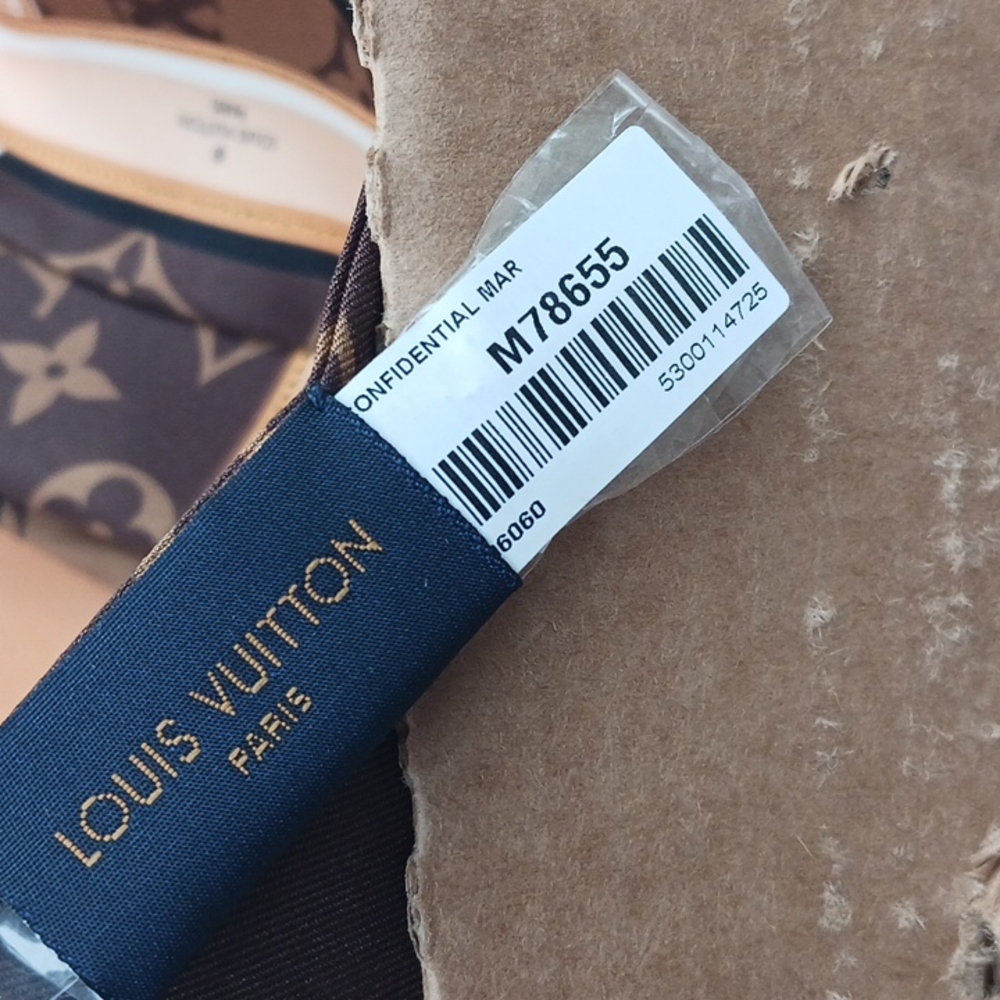 LOUIS VUITTON NEW MONOGRAM CONFIDENTIAL BANDEAU 100% Authentic - Picture 10 of 13
